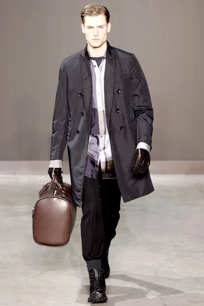 Look 8